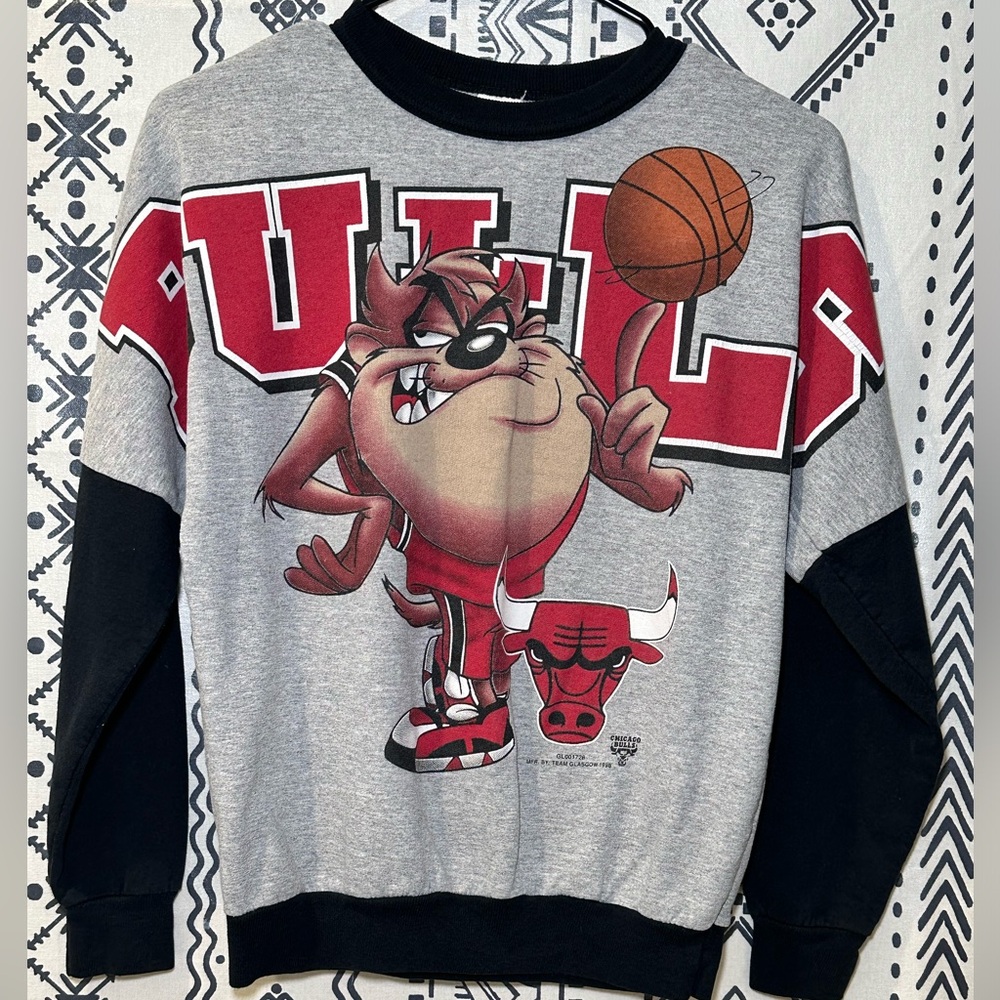 Chicago Bulls 1998 Taz Lonney Tunes Team Glasgow Kids Sweater size XL (14)